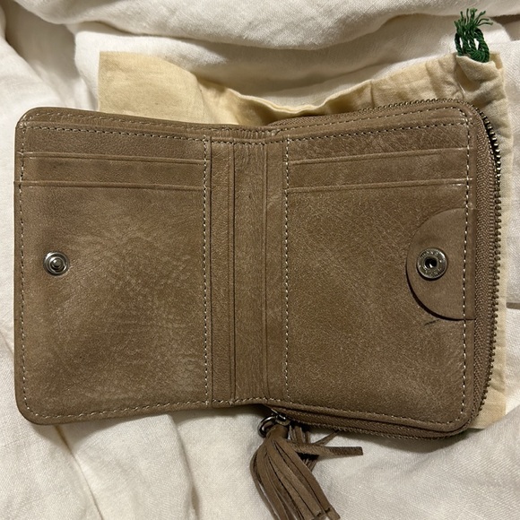 Roots Wallet - Picture 2 of 3